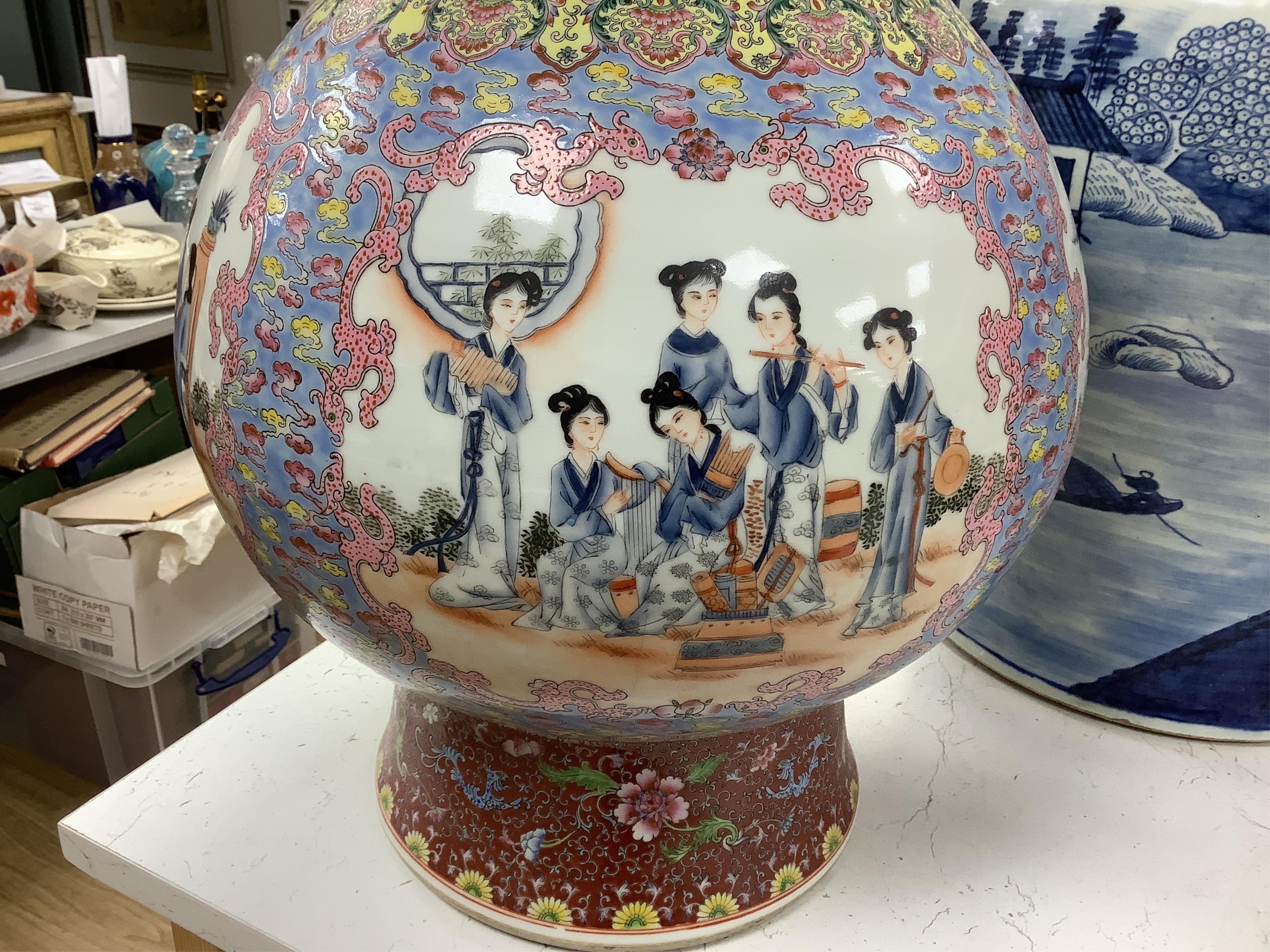 A large 20th century Chinese famille rose vase, 67cm high. Condition - good